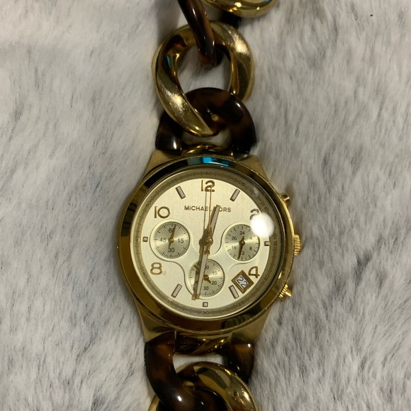 Michael Kors tortoise shell and gold link watch - Picture 2 of 4